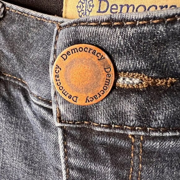 Democracy Jean Womens Size 6 Dark Wash Scalloped Hem Straight Crop Denim - Picture 6 of 12